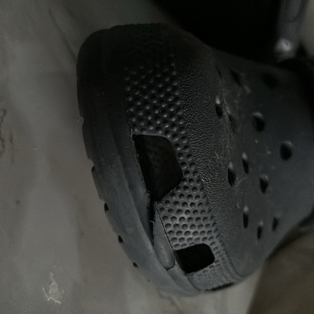 crocs - Picture 3 of 3